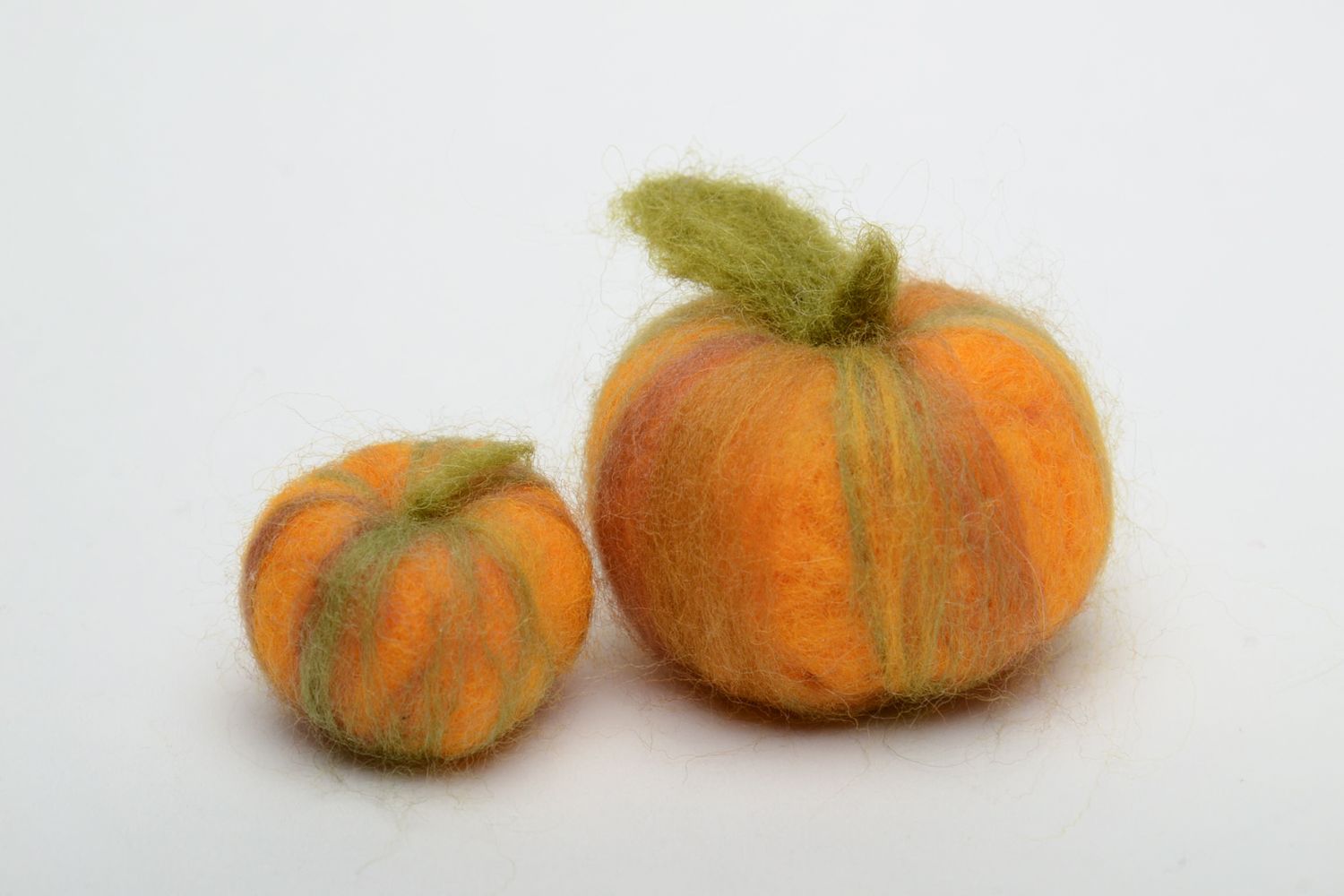 Handmade soft toy felted of wool Pumpkins photo 2