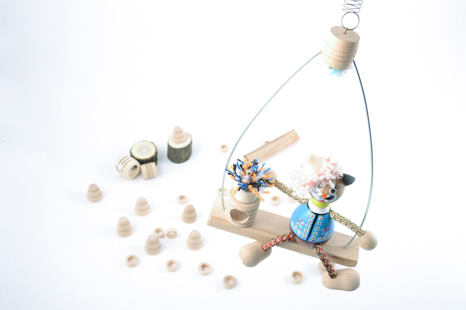 Игрушка из дерева на пружинке расписная ручной работы оригинальная для ребенка фото 2