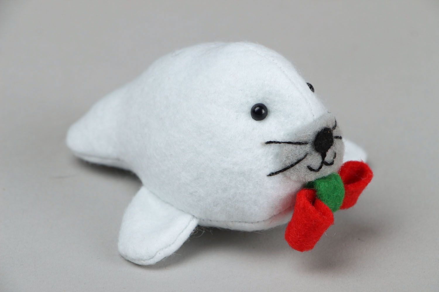 Soft toy in the shape of seal photo 1