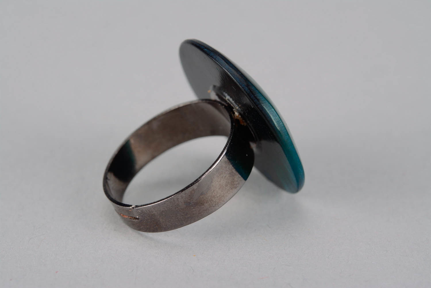Turquoise ring made of cow horn photo 4