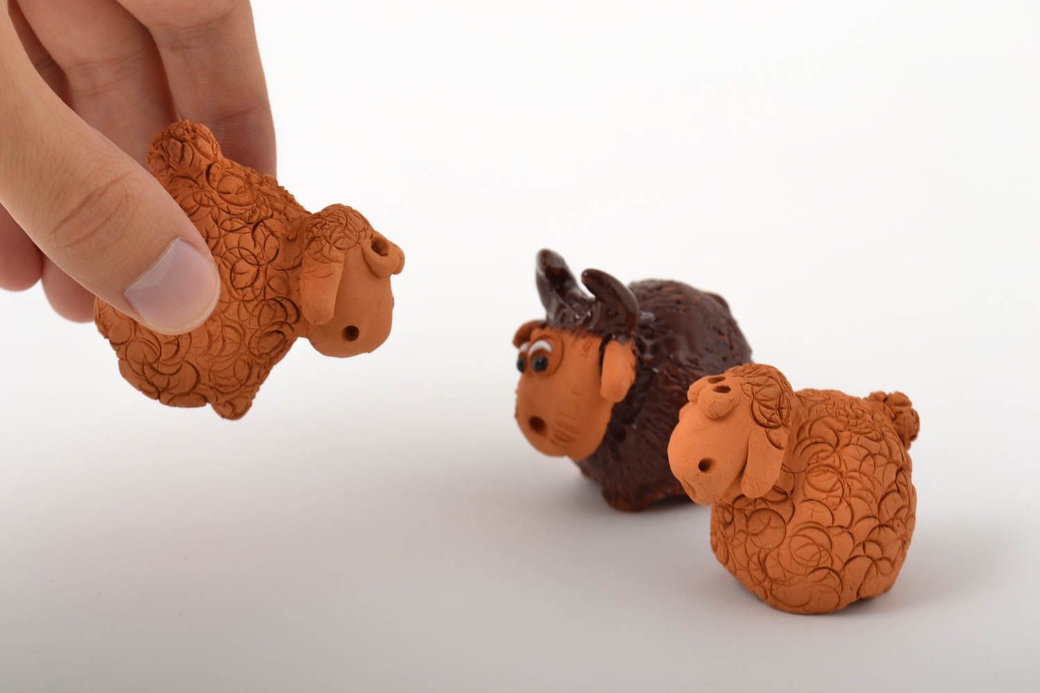 Statuine fatte a mano in ceramica set di tre animali divertenti piccoli foto 3