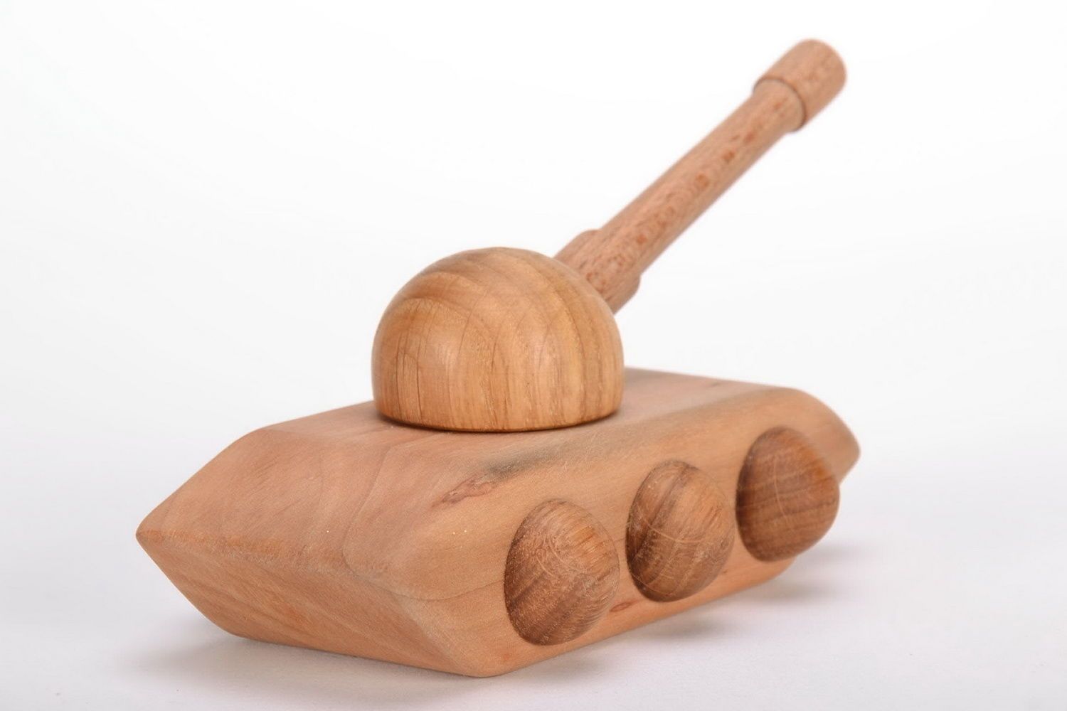 Wooden toy Tank photo 4