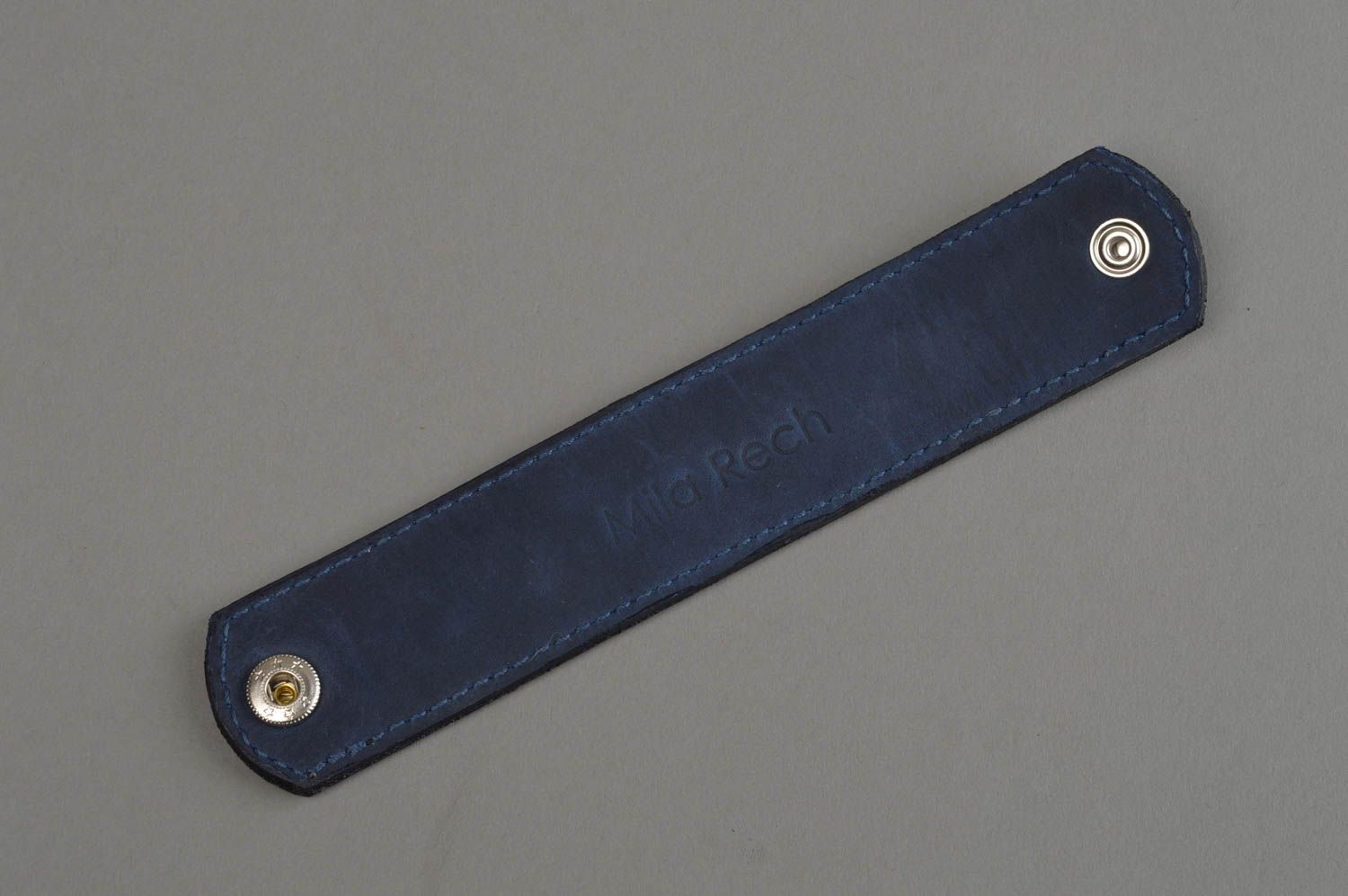 Bracelet en cuir naturel bleu avec éléments métalliques fait main large photo 9