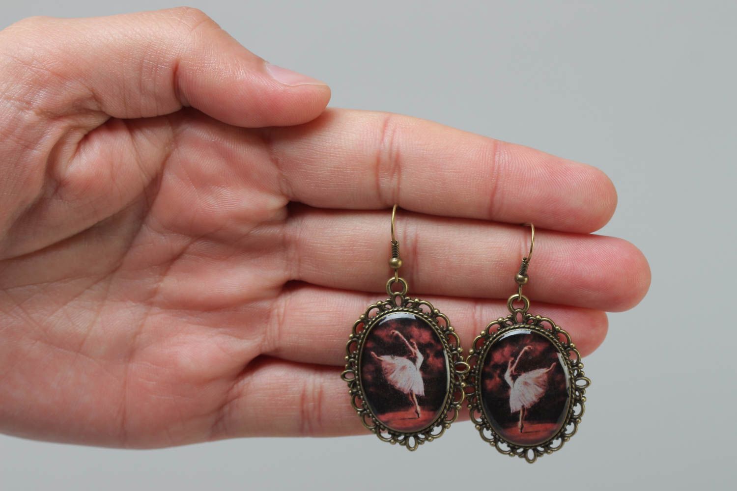 Handmade oval metal frame vintage earrings with images of ballerinas  photo 6