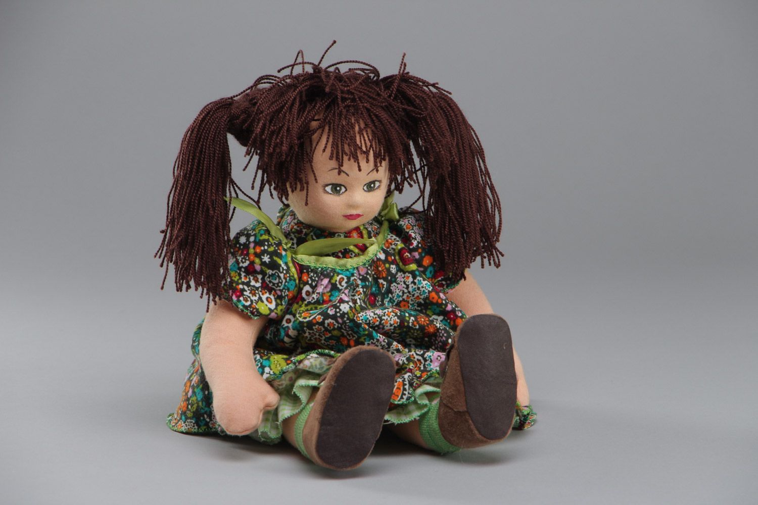 Designer handgemachte Puppe aus Stoff mit Kunstdaune im bunten Kleid für Mädchen foto 2
