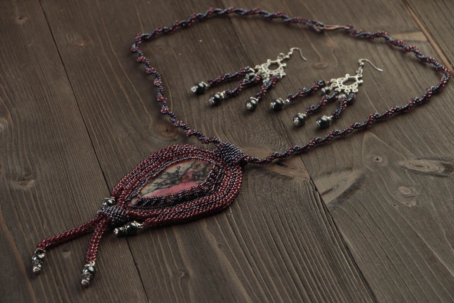 Модные бисерные украшения ручной работы серьги из бисера украшение на шею фото 1
