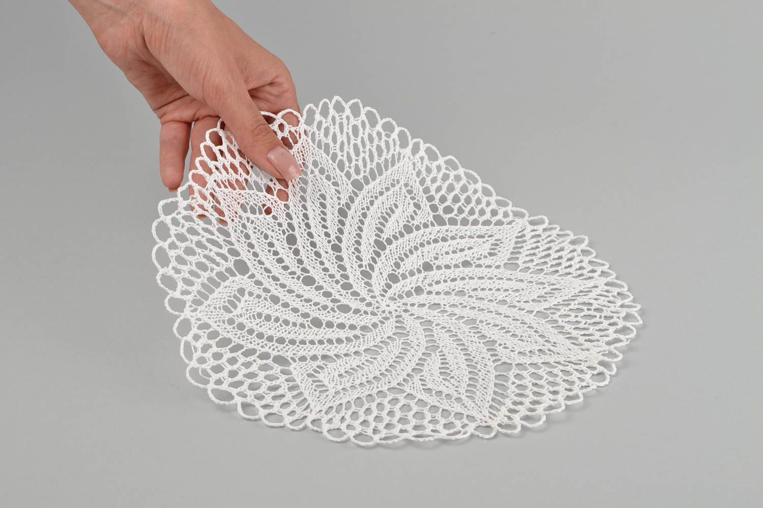 Салфетка декоративная изделие ручной работы салфетка круглая вязаная белая фото 2
