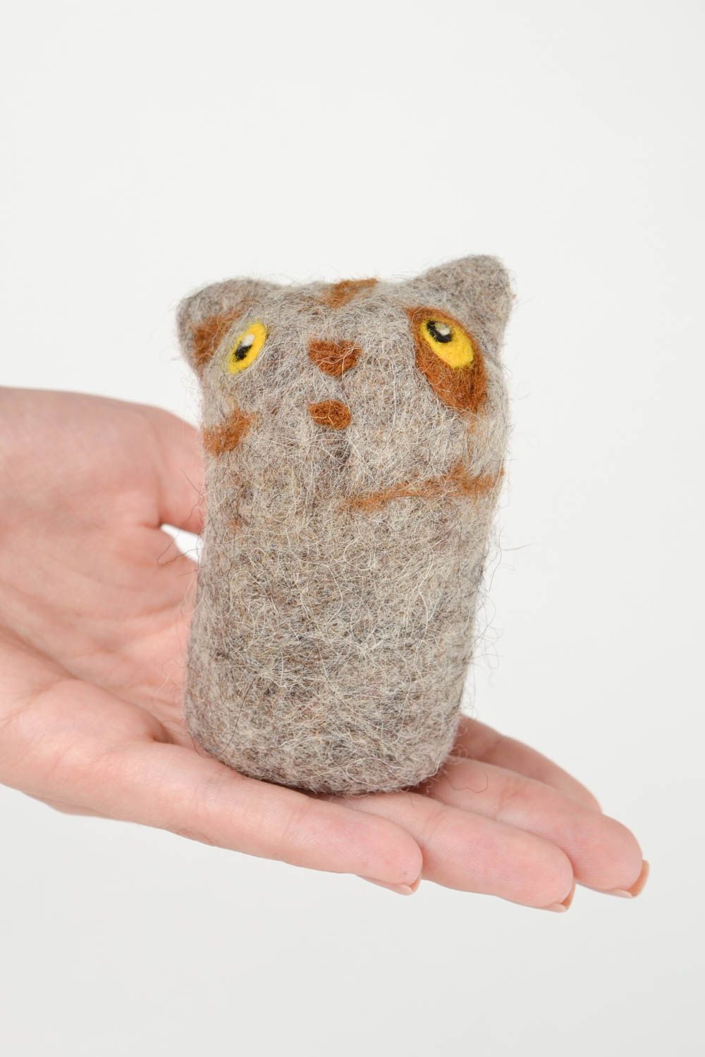 Peluche chat gris-marron Jouet fait main en laine feutrée Cadeau enfant photo 2