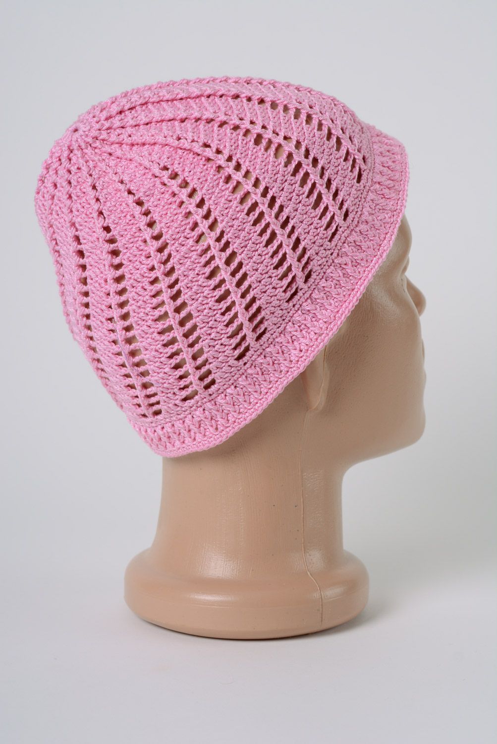 Bonnet pour fille rose ajouré tricoté au crochet en coton fait main avec fleur photo 3