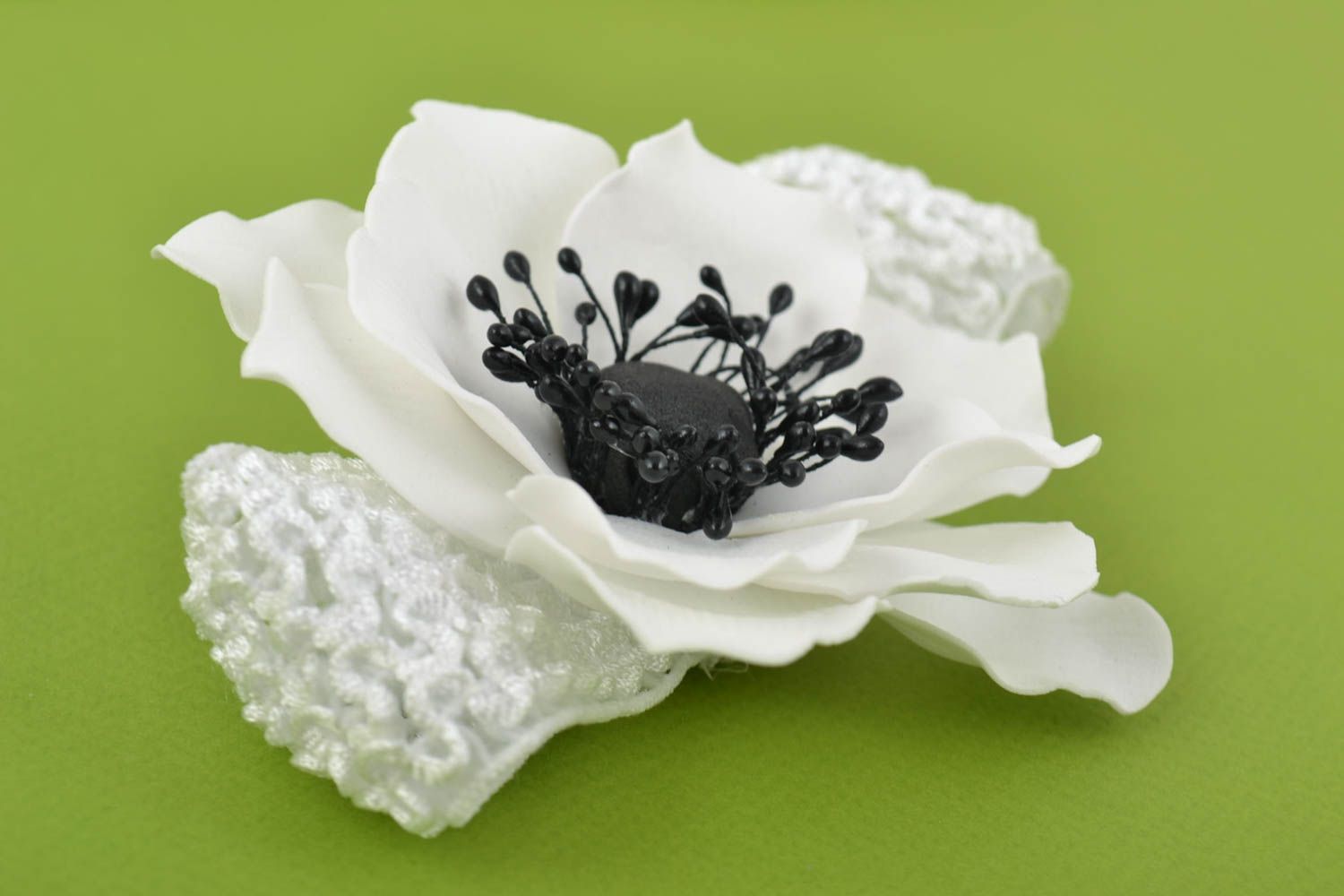 Haarband mit Blume handgemachter Schmuck Accessoire für Haare in Weiß foto 9