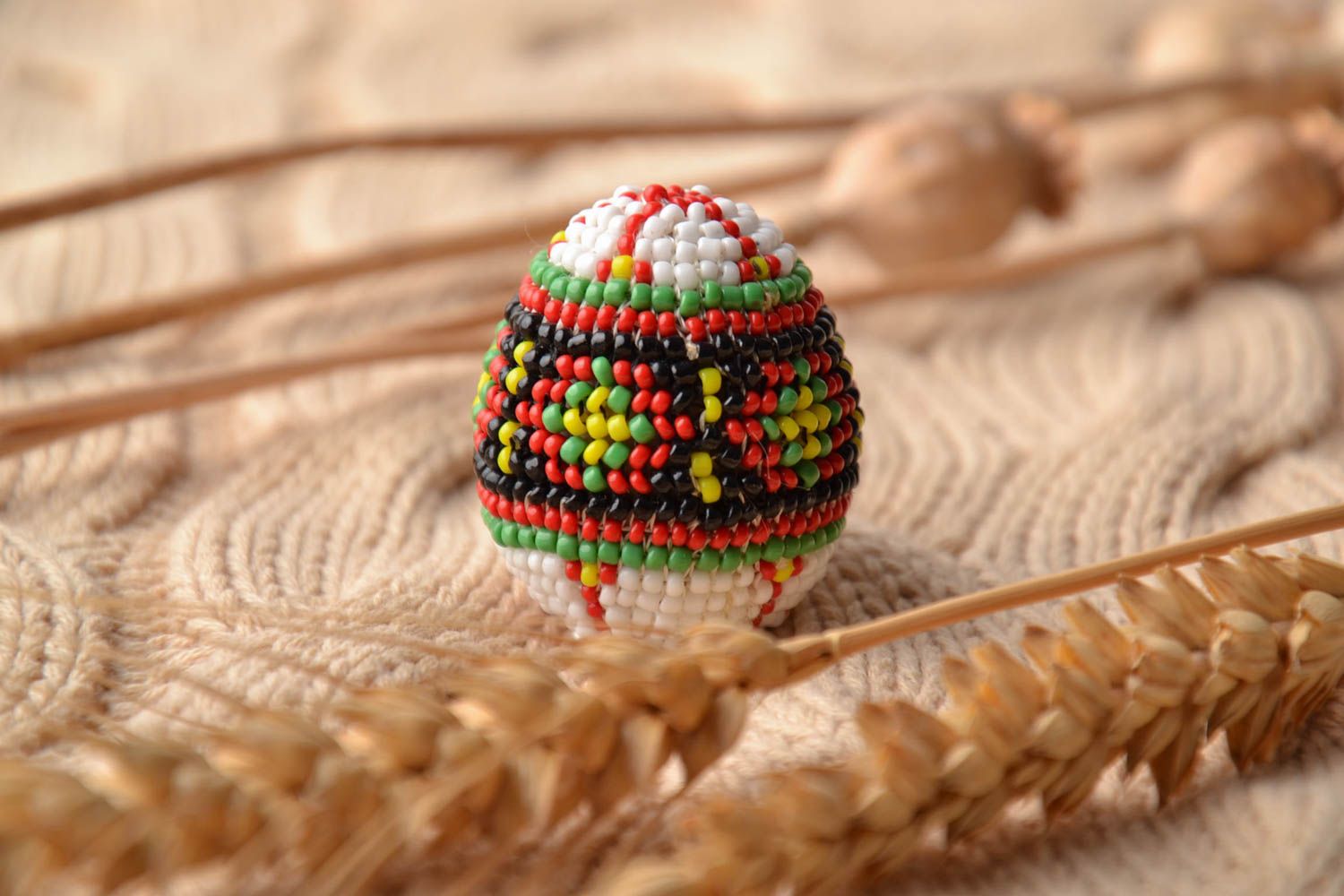 Huevo de Pascua hecho a mano de abalorios decoración para fiesta regalo origina foto 1