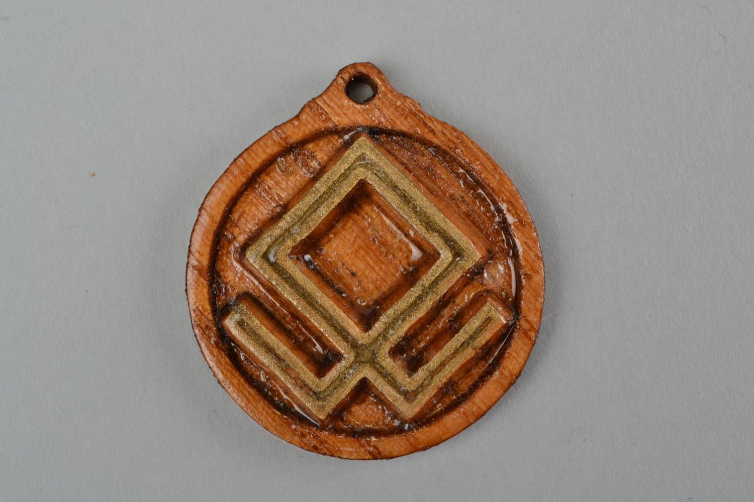 Pendentif en bois fait main original rond amulette de style ethnique pour femme photo 3