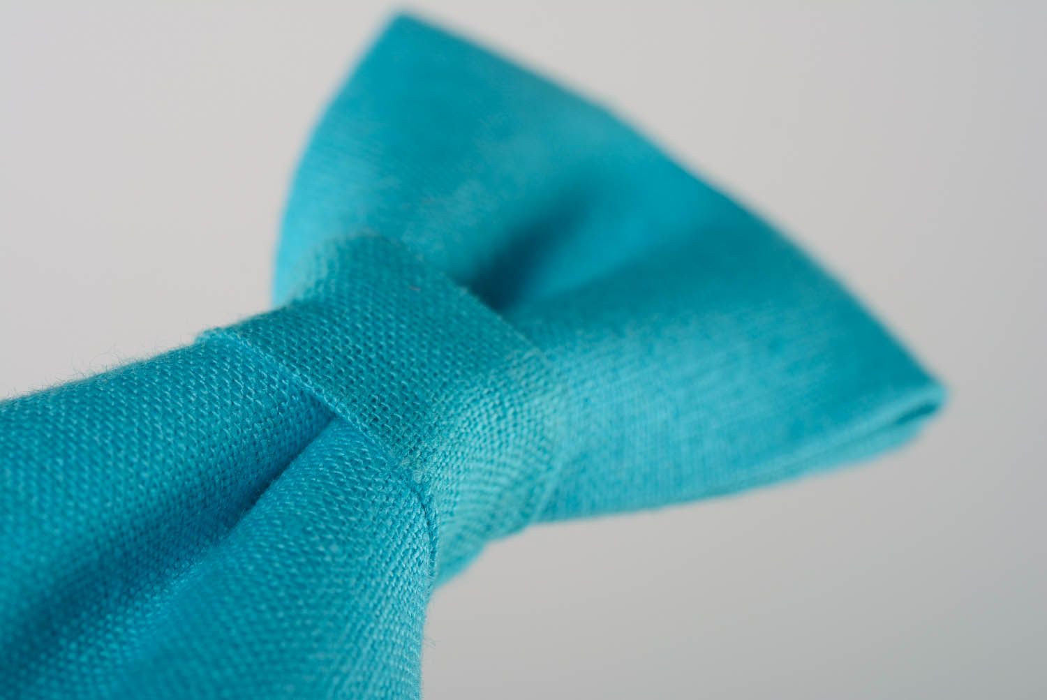Голубой льняной галстук-бабочка фото 4
