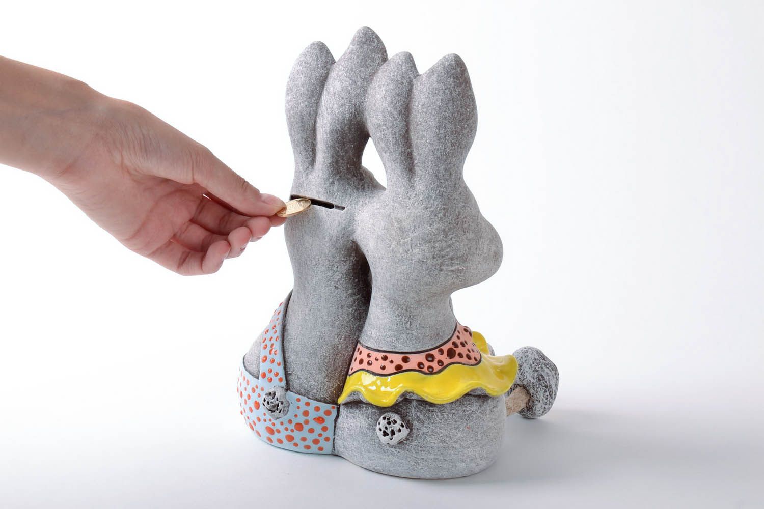Conigli salvadanaio fatto a mano in ceramica dipinto a mano idea regalo  foto 4