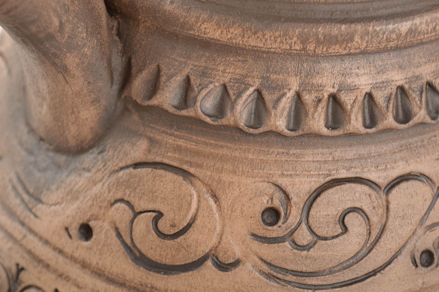 Cruche céramique originale en terre cuite 2 litres marron à motif faite main photo 3