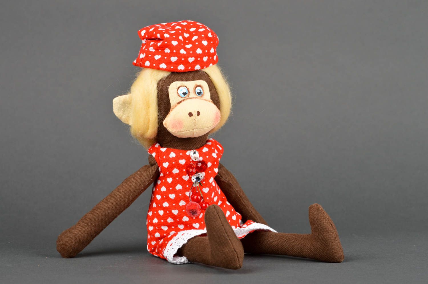 Juguete de peluche muñeca hecha a mano decoración de casa Mono en vestido rojo foto 2