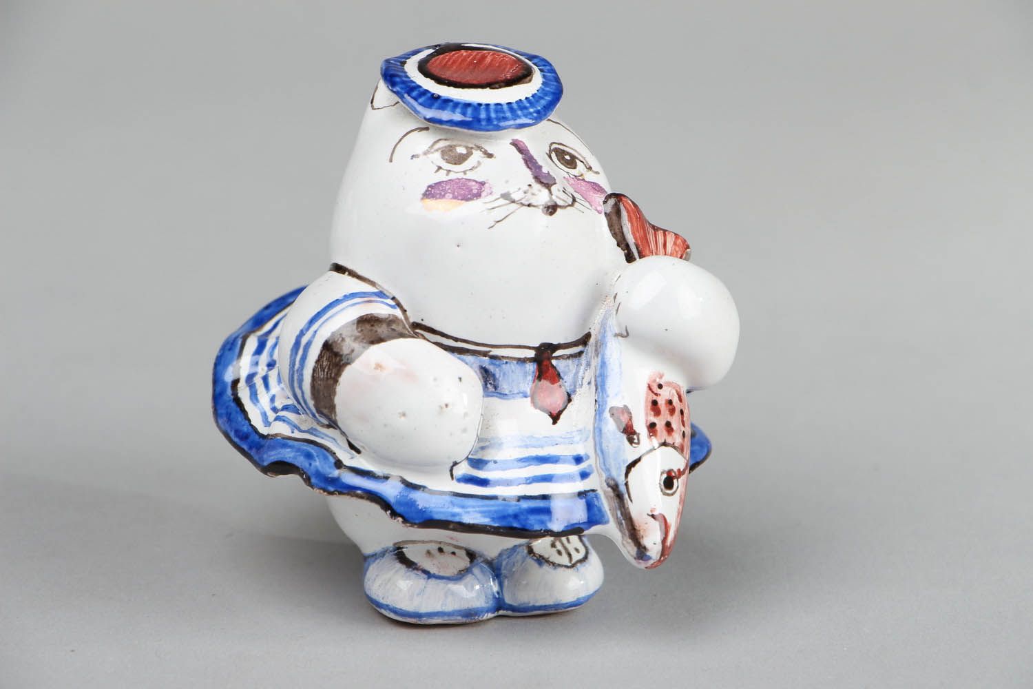 Ceramic cat figurine  photo 1