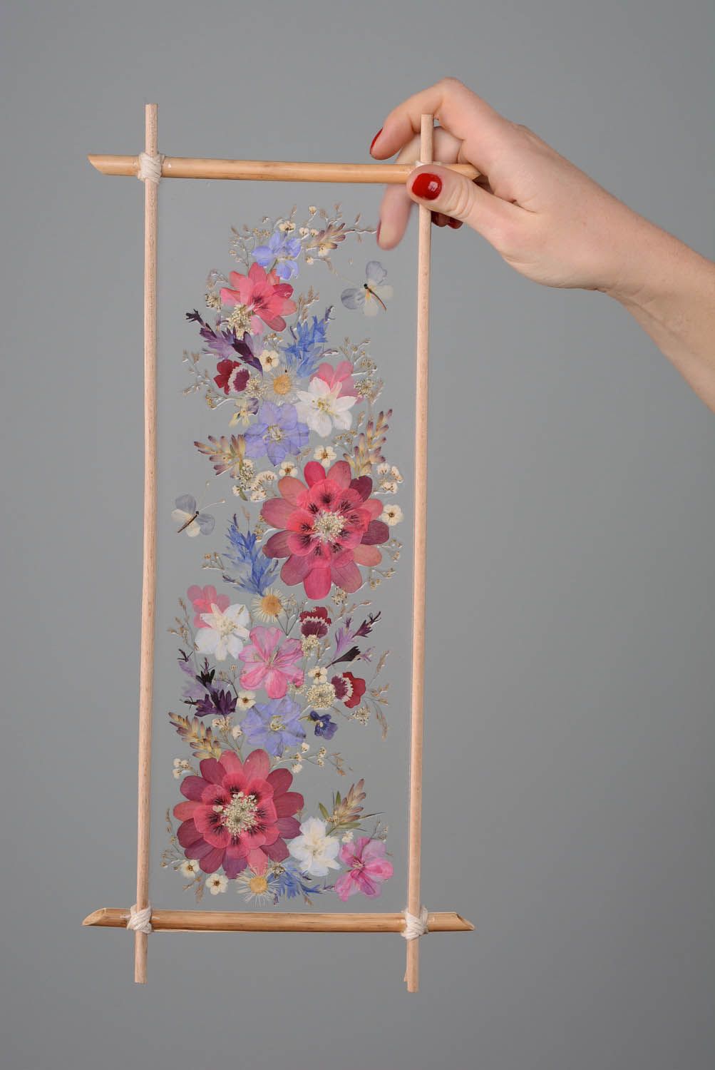 Panneau fait main en fleurs séchées et cadre de bambou photo 2