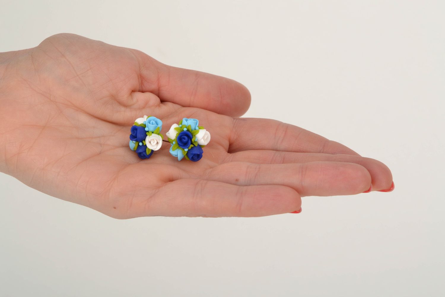 Unusual plastic flower earrings photo 2