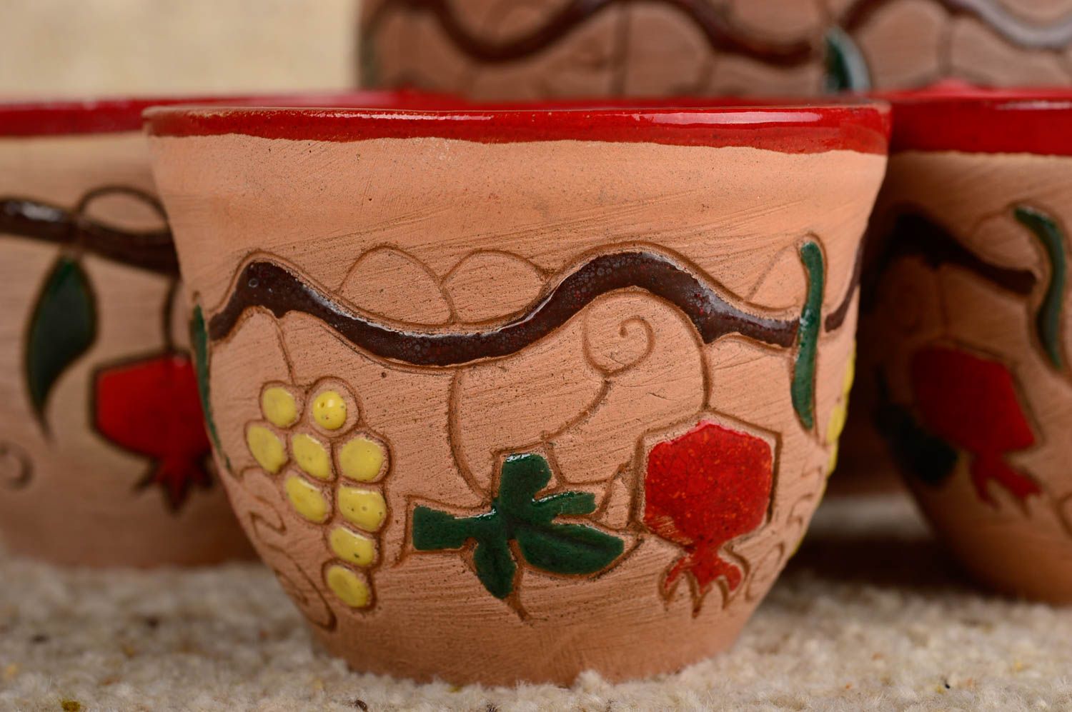 Handmade Geschirr Set Keramik Krug sechs Becher aus Ton Küchen Deko mit Bemalung foto 3