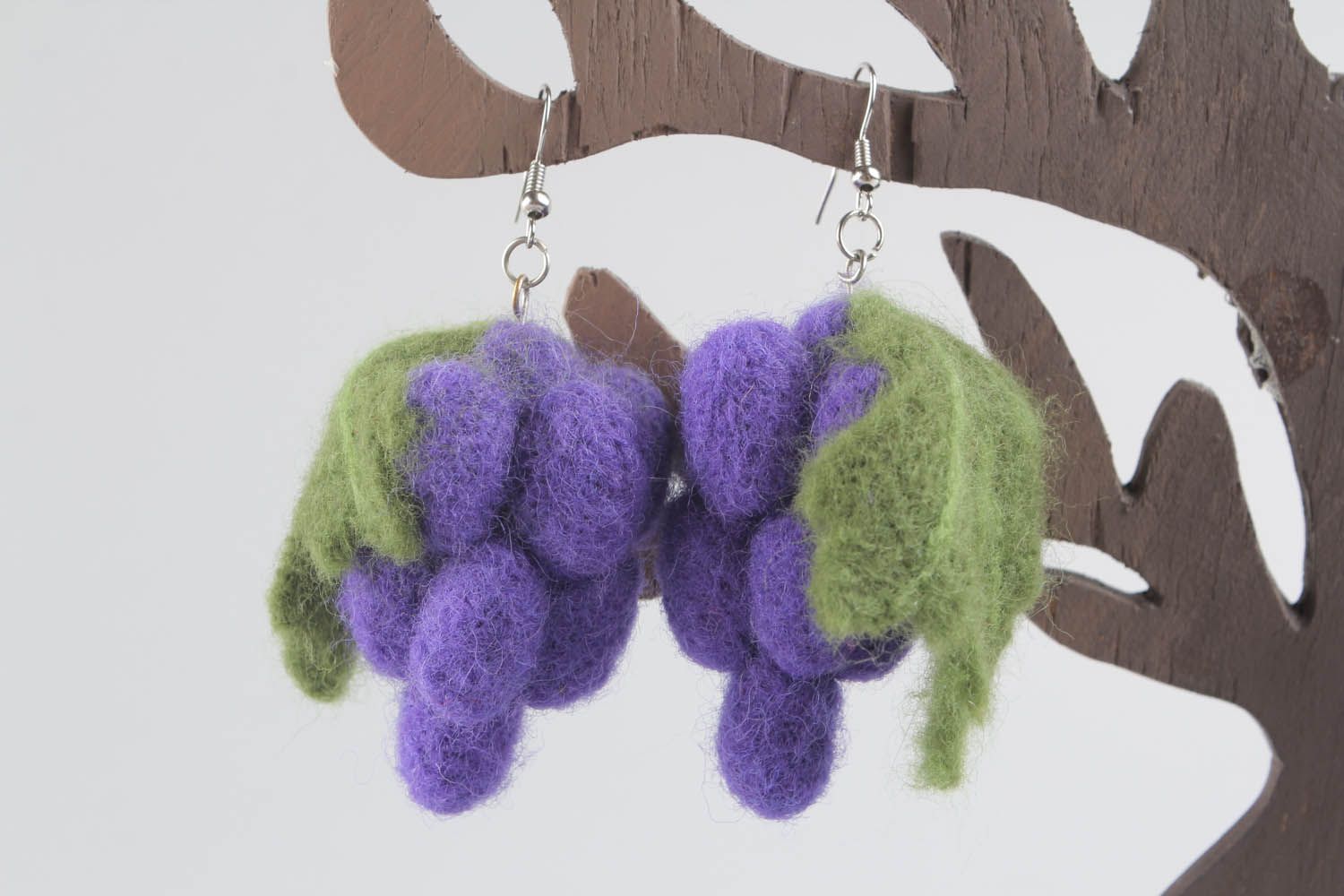 Boucles d'oreilles en laine feutrée raisins faites main photo 5