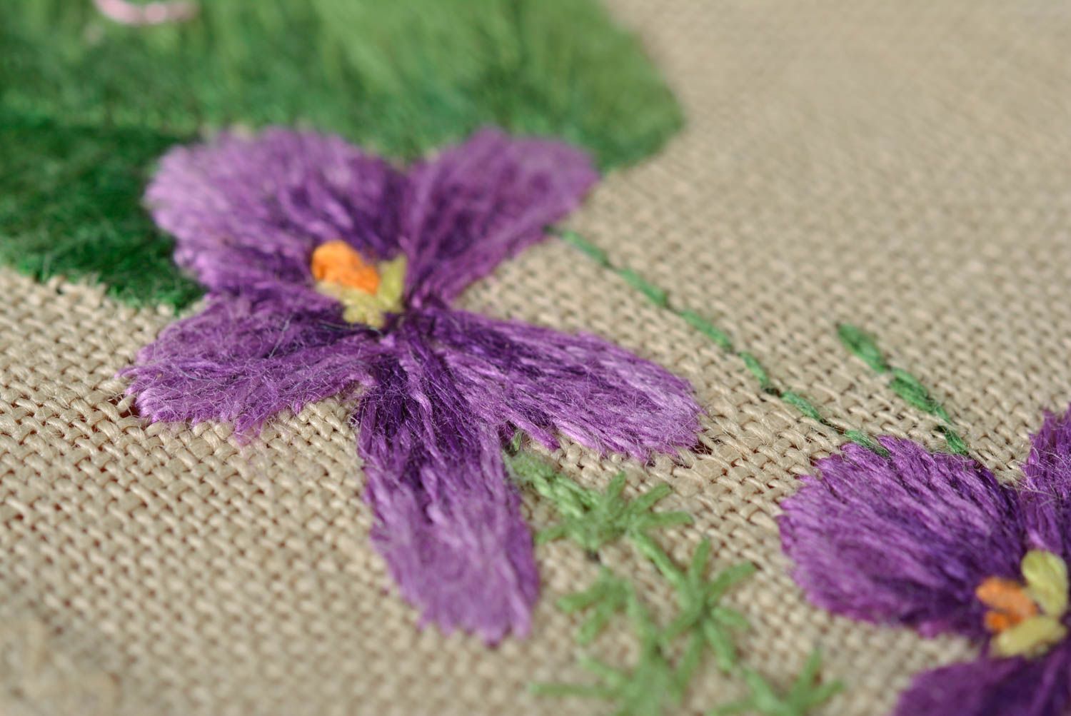 Marque-page fait main Accessoire livre lin broderie fleurs violettes Idée cadeau photo 2