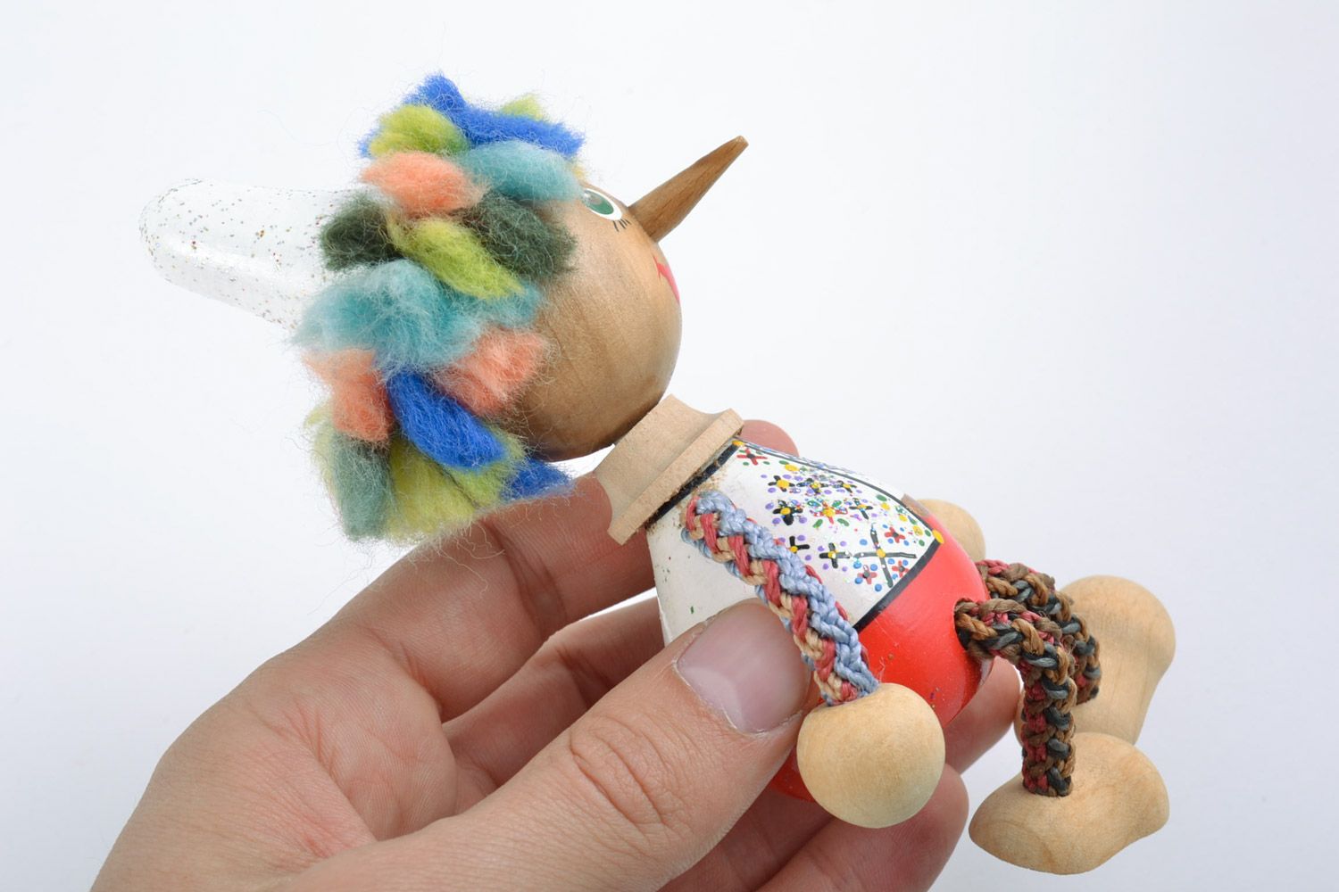 Игрушка из дерева расписанная красками ручной работы в виде клоуна детская яркая фото 2
