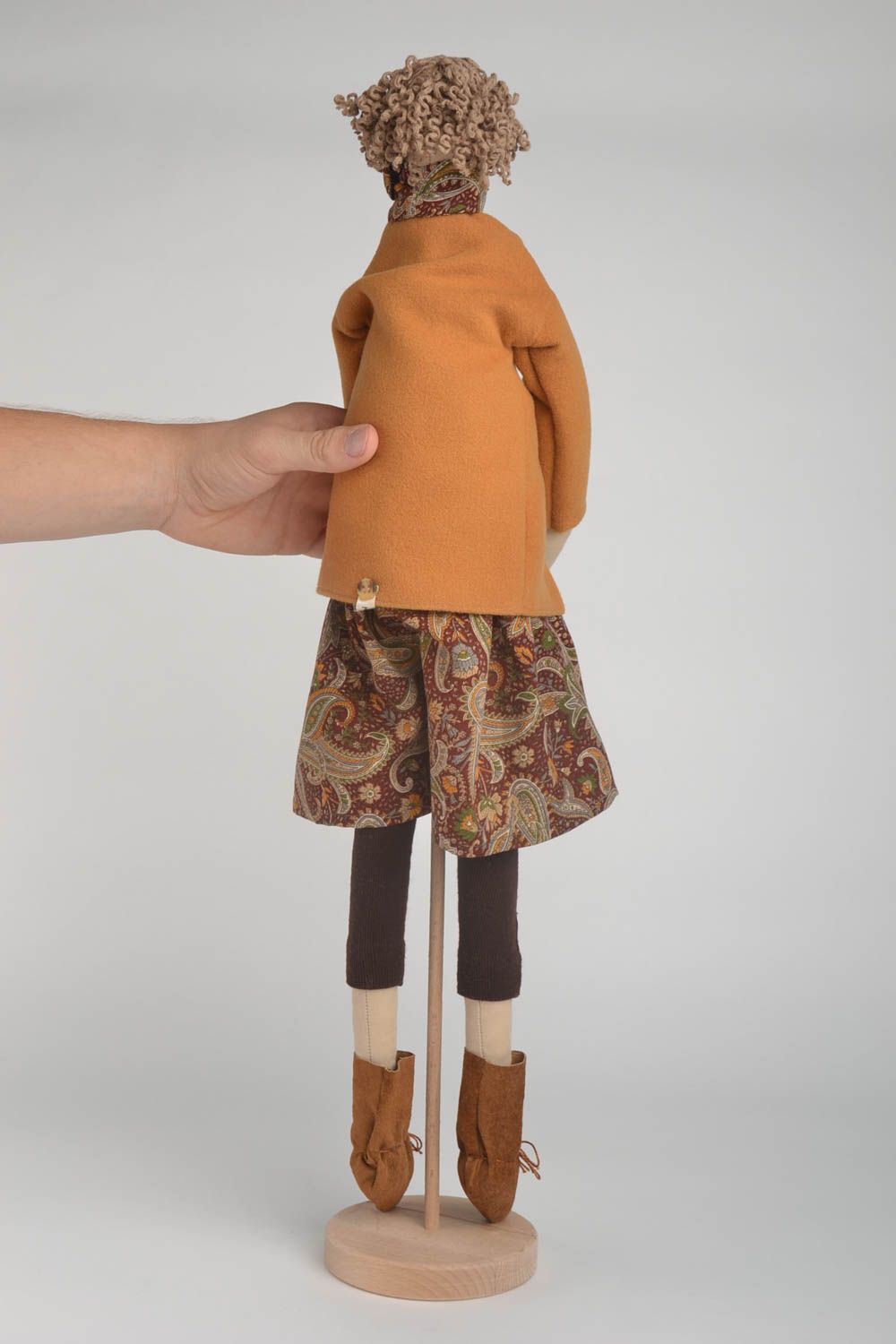Handmade Stoff Puppe Haus Dekoration Geschenk für Frau mit Ständer in Braun foto 5