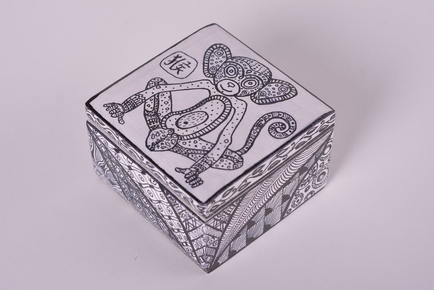 Boîte à bijoux fait main Coffret à bijoux en bois peint Décoration maison photo 1