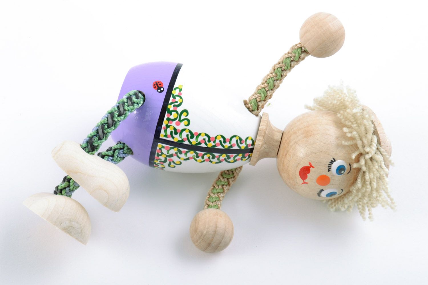 Деревянная эко игрушка с росписью мальчик яркий маленький забавный ручной работы фото 4
