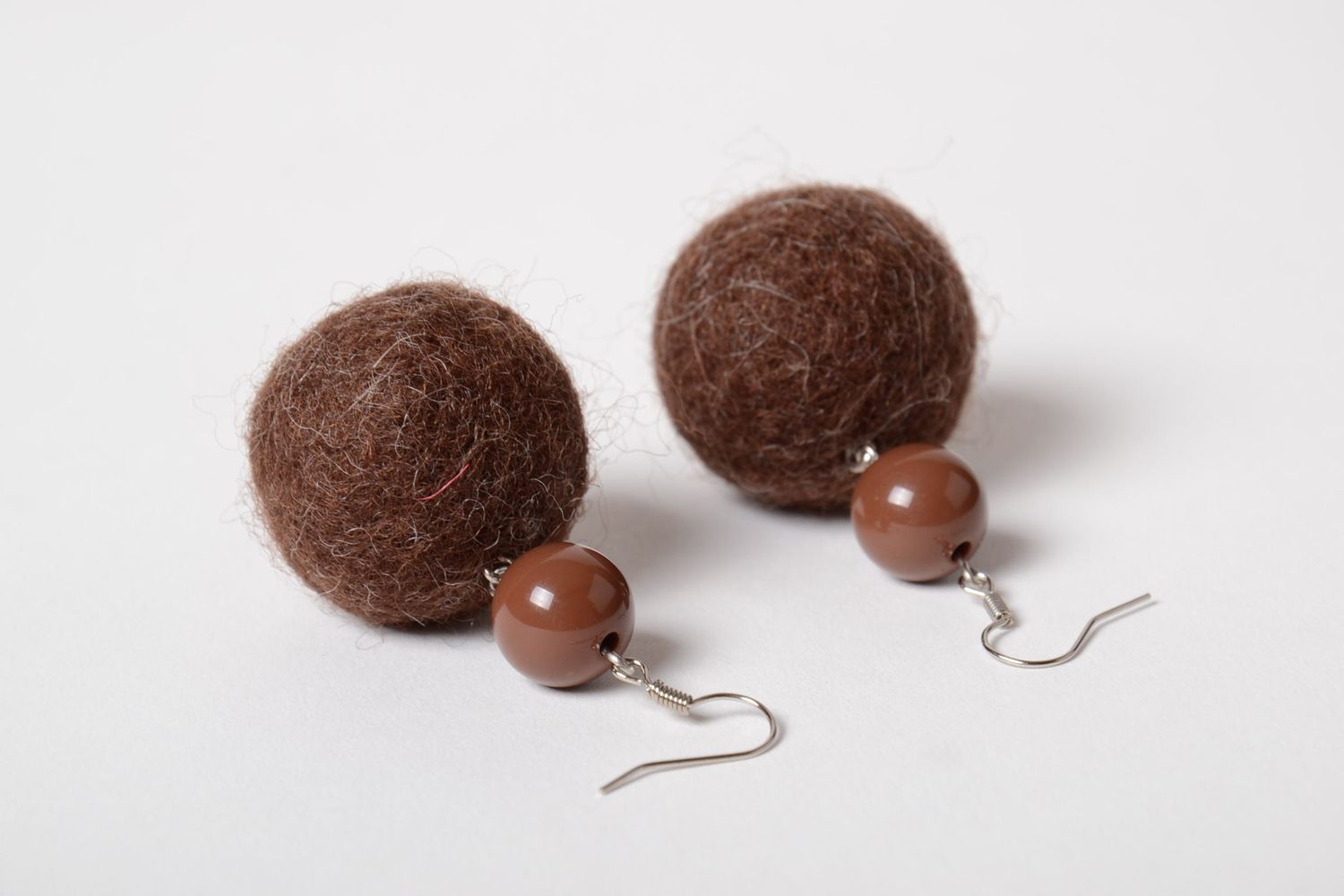 Schmuckset aus Wolle Collier und Ohrringe in Braun Trockefilzen handmade foto 2