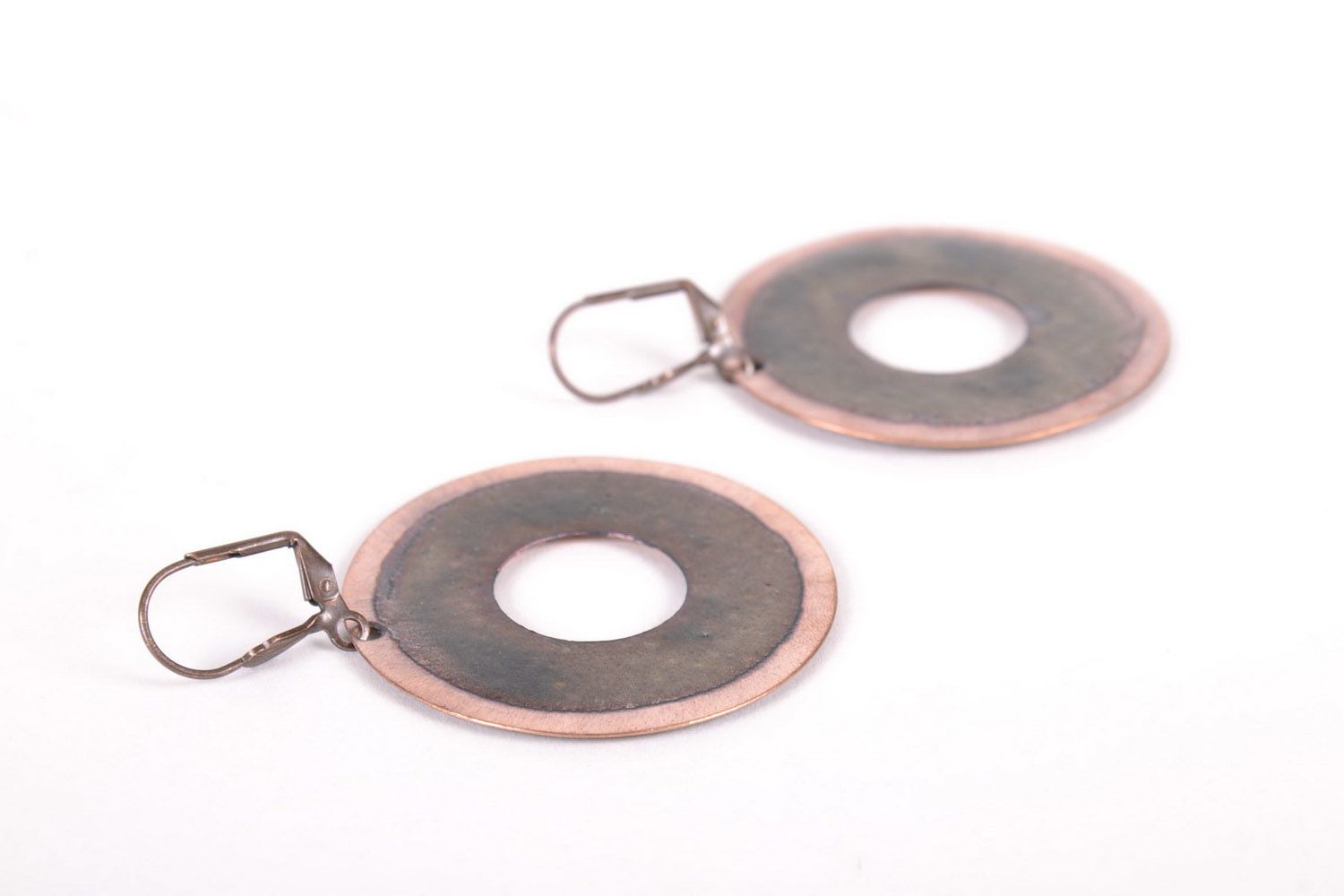 Round earrings made ​​of copper photo 3