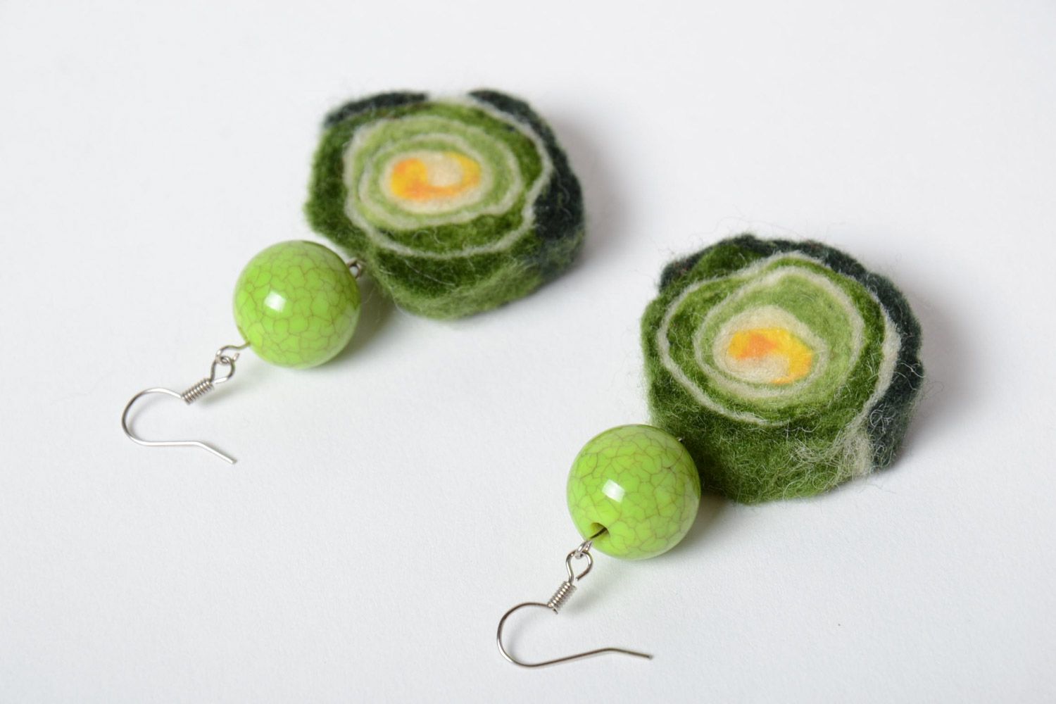 Handmade volume earrings made of wool using felting technique with green beads photo 3