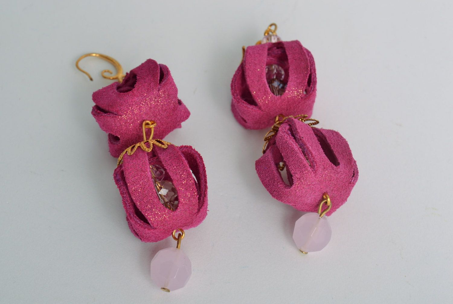 Stylish handmade earrings made of genuine suede with pink beads charms photo 3