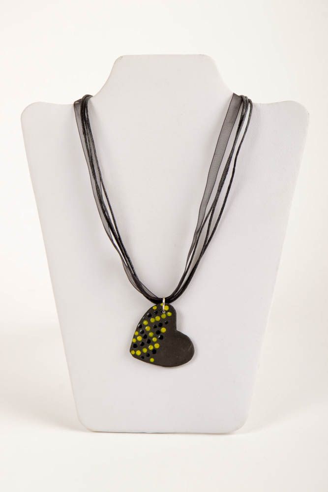 Керамическое украшение кулон ручной работы украшение на шею сердечко черное фото 2