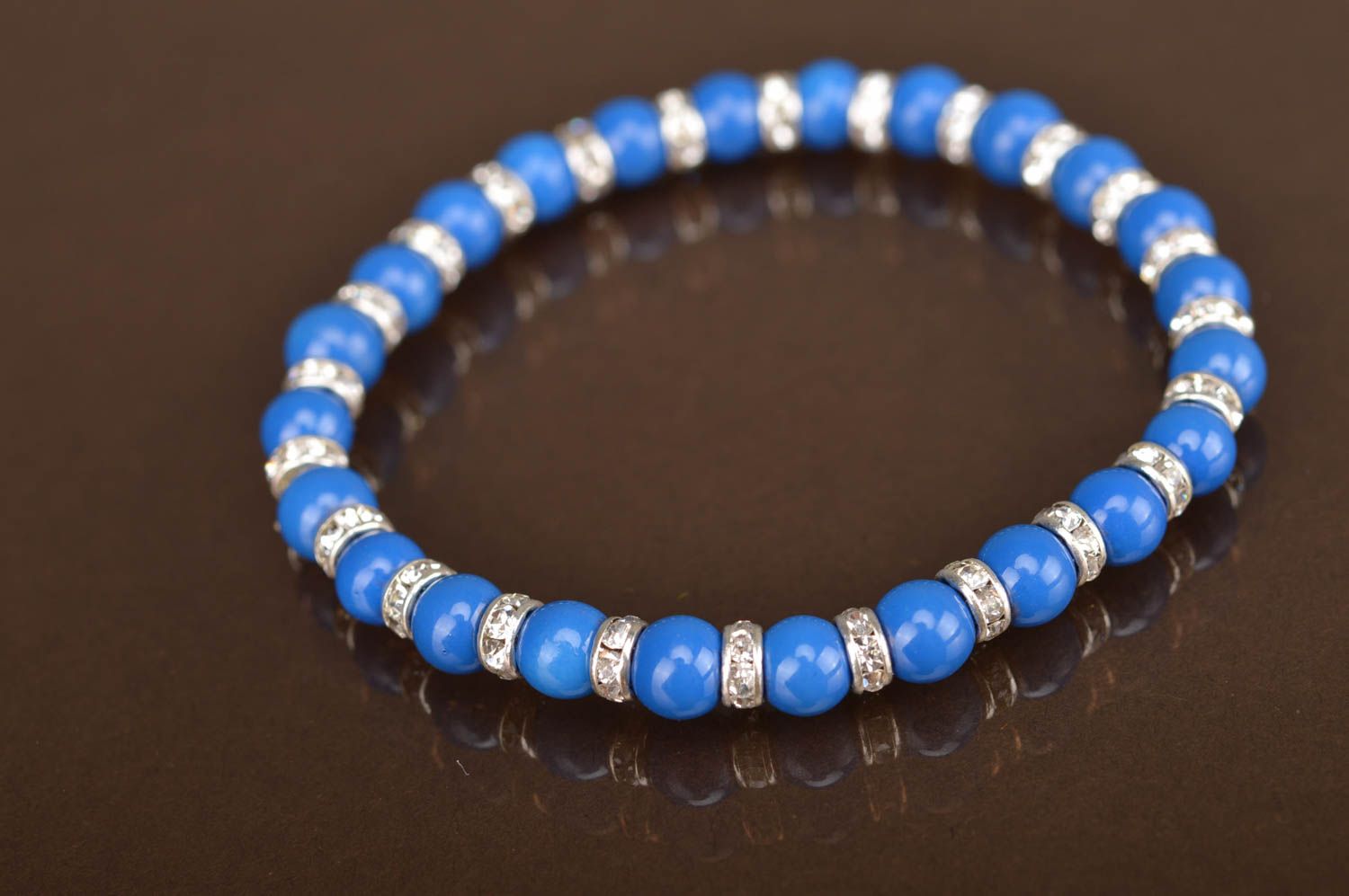 Künstlerisches Armband aus Perlen in Blau mit Strasssteinen dünn Handarbeit toll foto 4