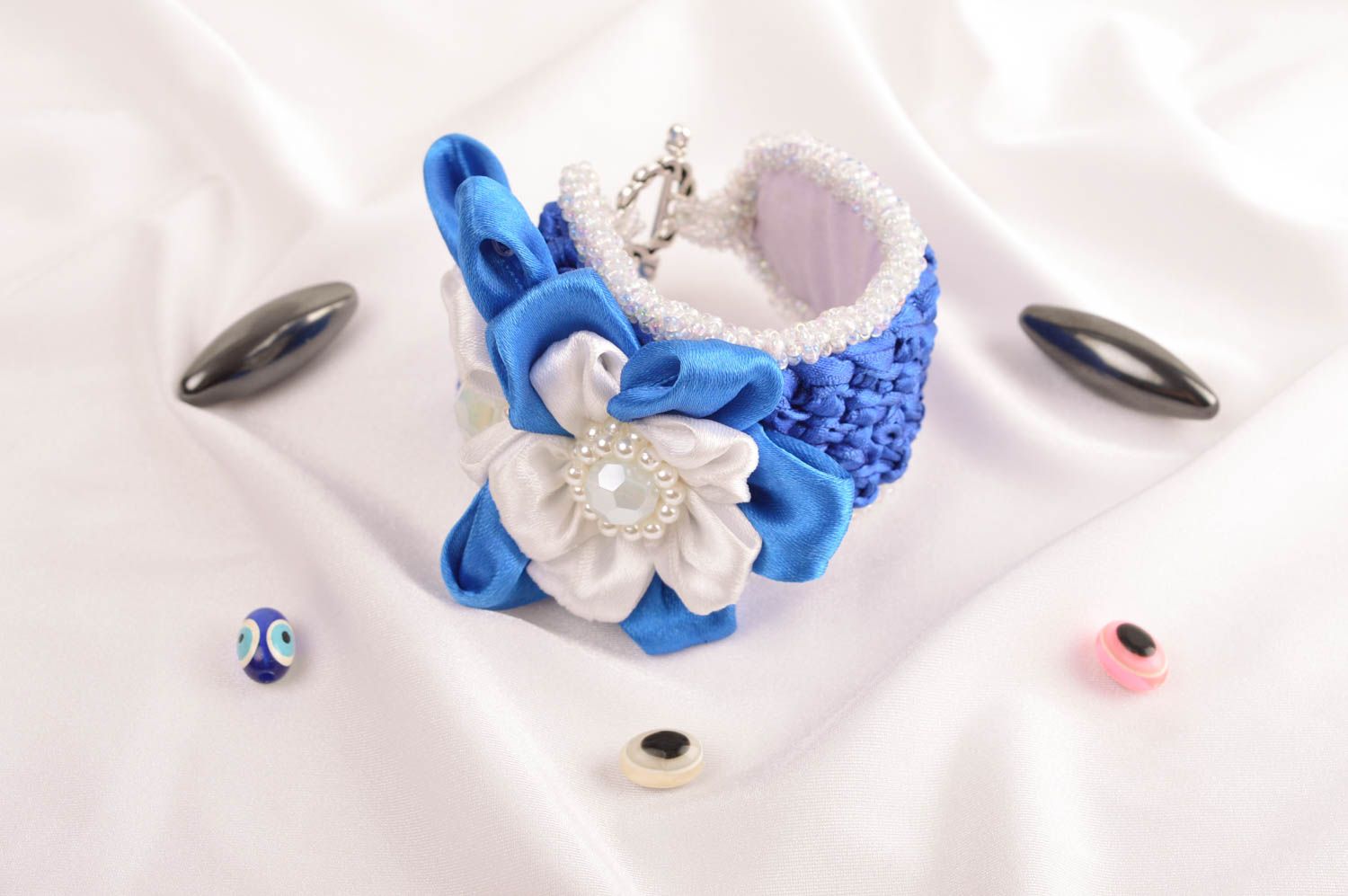 Handmade Armband Frauen Accessoire Blumen Armband Armschmuck Damen blau weiß foto 5