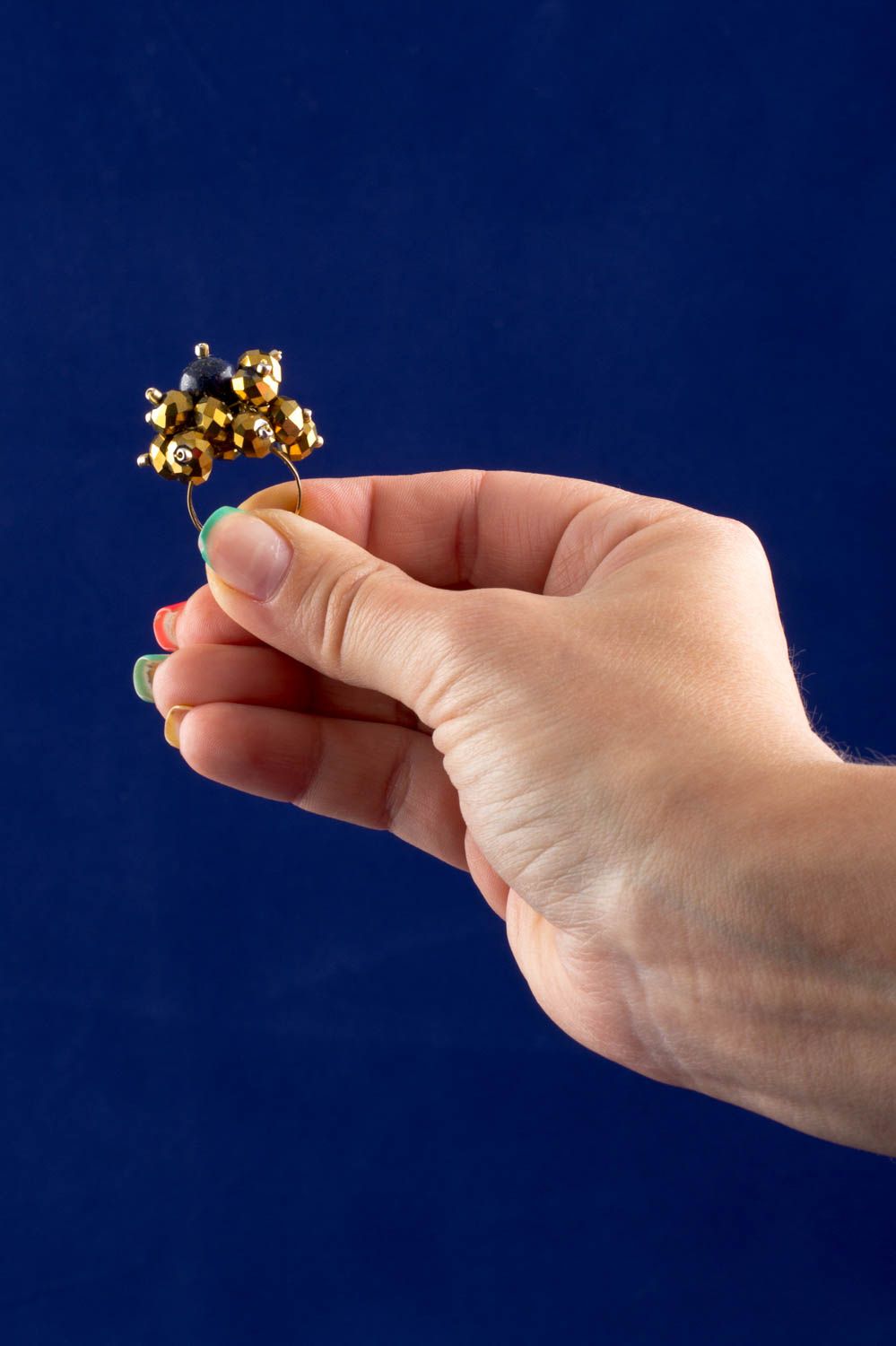 Grande bague en lazurite et perles de cristal de couleur dorée faite main photo 4