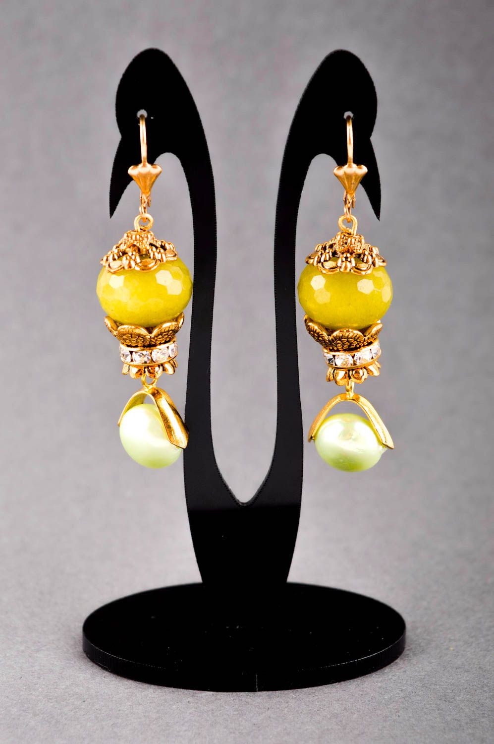 Boucles d'oreilles quartz Bijou fait main perles design Accessoire femme design photo 1