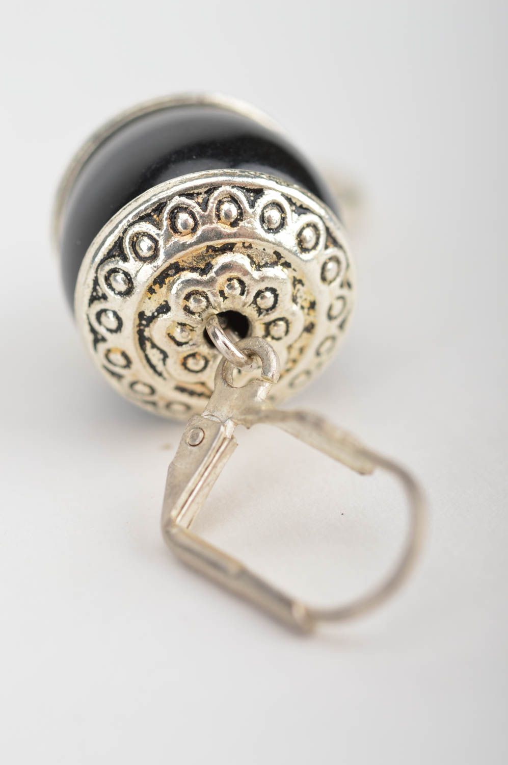 Kleine Gehänge Ohrringe aus Metall mit Perlen im Ethno Stil schön handgemacht foto 4