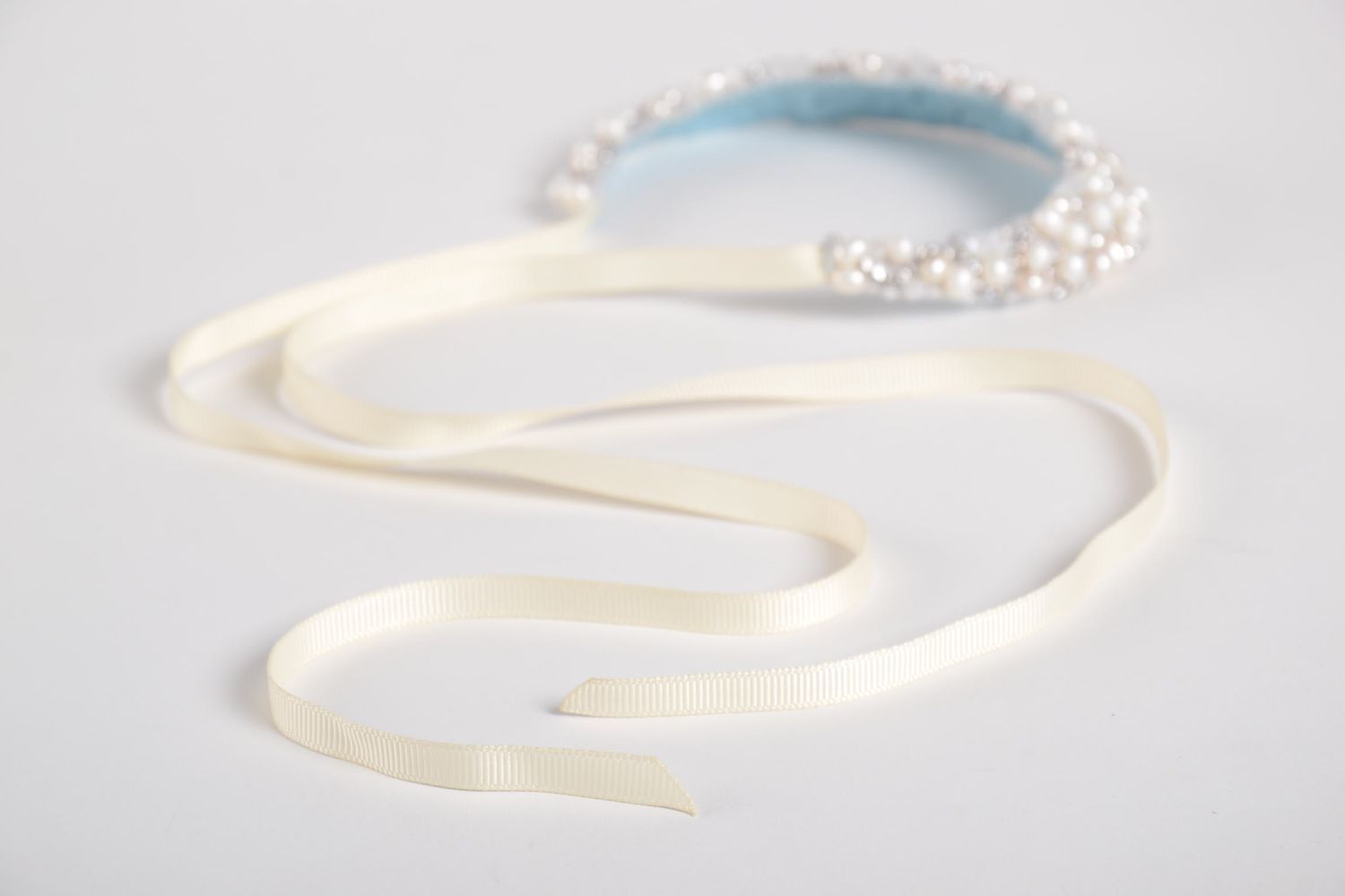 Handmade festive white necklace unusual elegant necklace stylish accessory photo 5