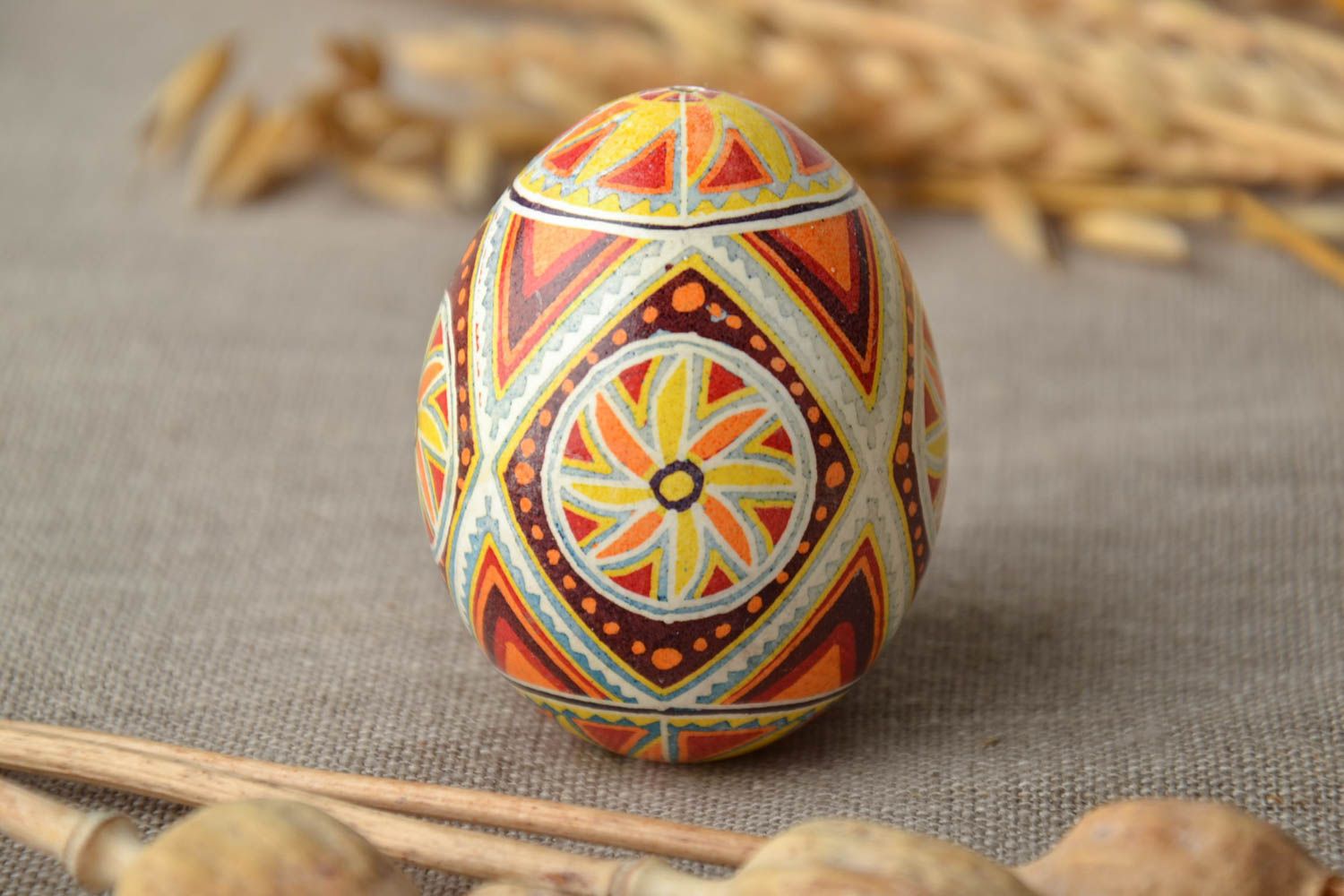 Huevo de Pascua pintado en técnica tradicional foto 1