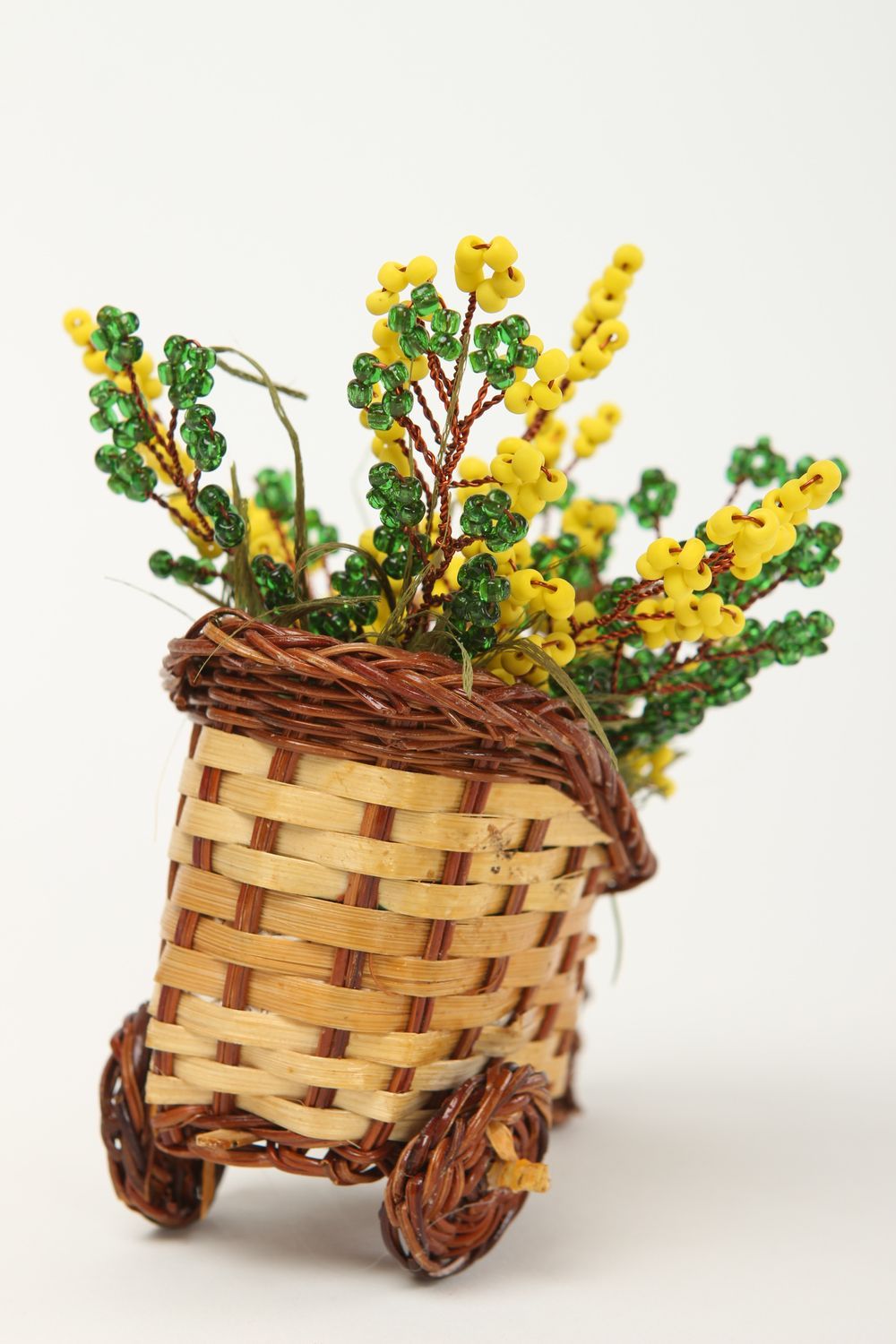 Композиция из бисера ручной работы декор для квартиры желтые цветы из бисера фото 4