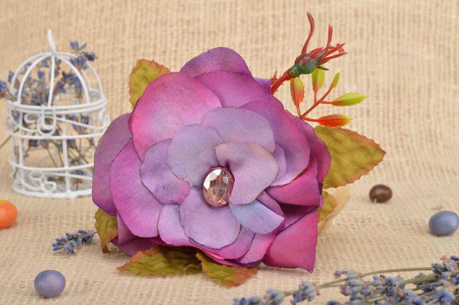 Broche fleur fait main Bijou fantaisie Accessoire femme violette de mode photo 1