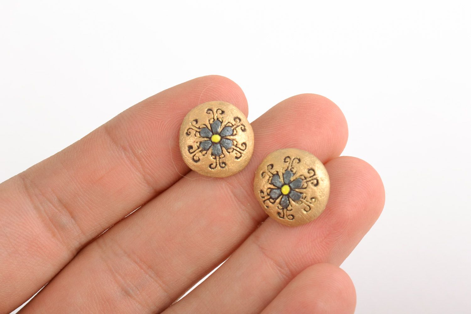 Handmade small round ceramic stud earrings with ornaments painted with acrylics photo 2