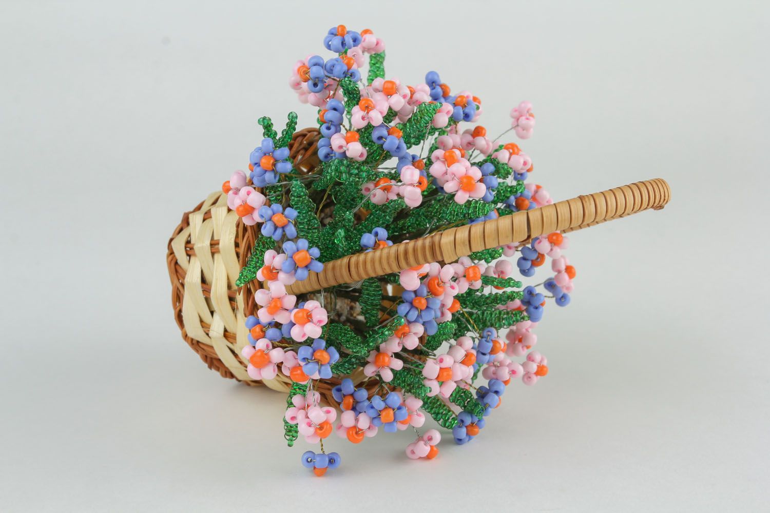 Beaded bouquet of flowers photo 3