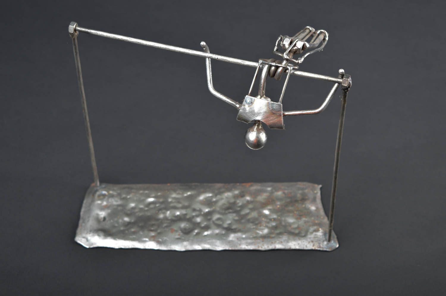 Декор для дома хэнд мэйд фигурка из металла необычный подарок для парня Гимнаст фото 1