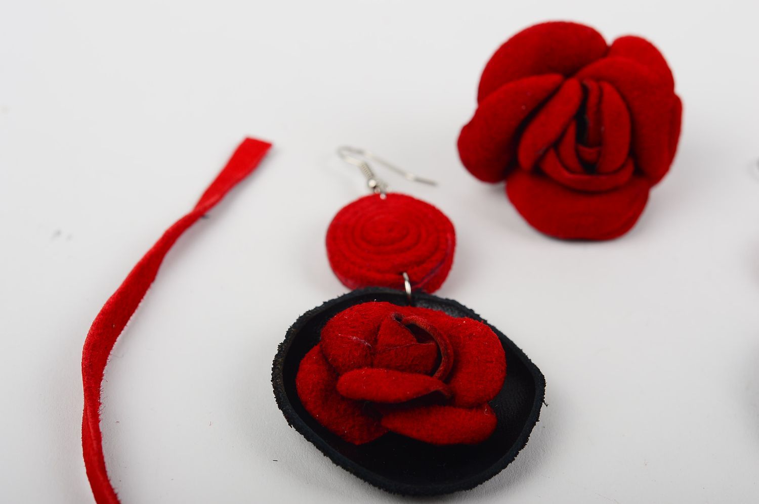 Set de Bijoux fait main en cuir avec roses rouges Cadeau femme accessoires photo 3