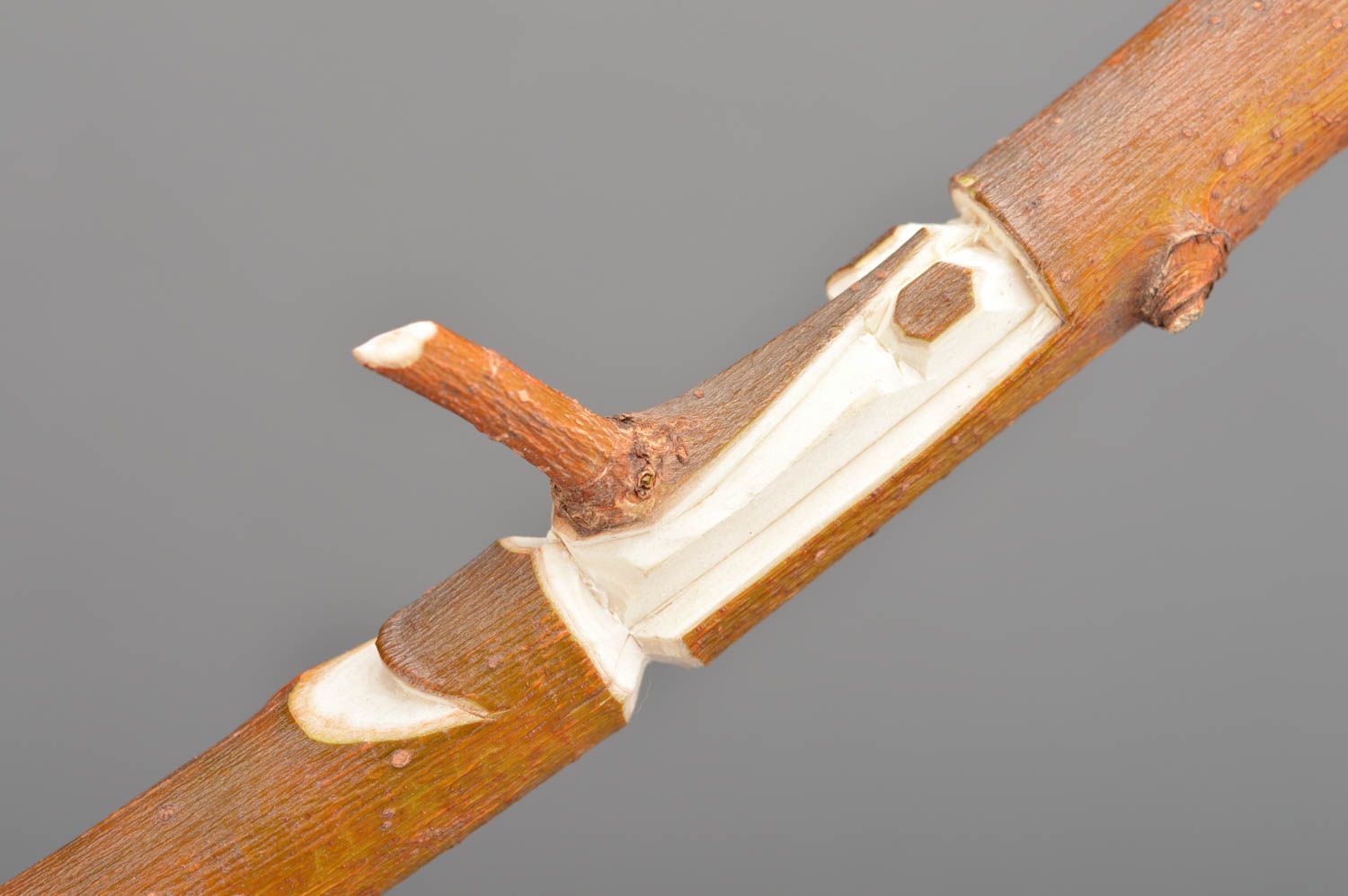 Деревянное изделие свисток - ручка сучок из вербы подарок для ребенка фото 5