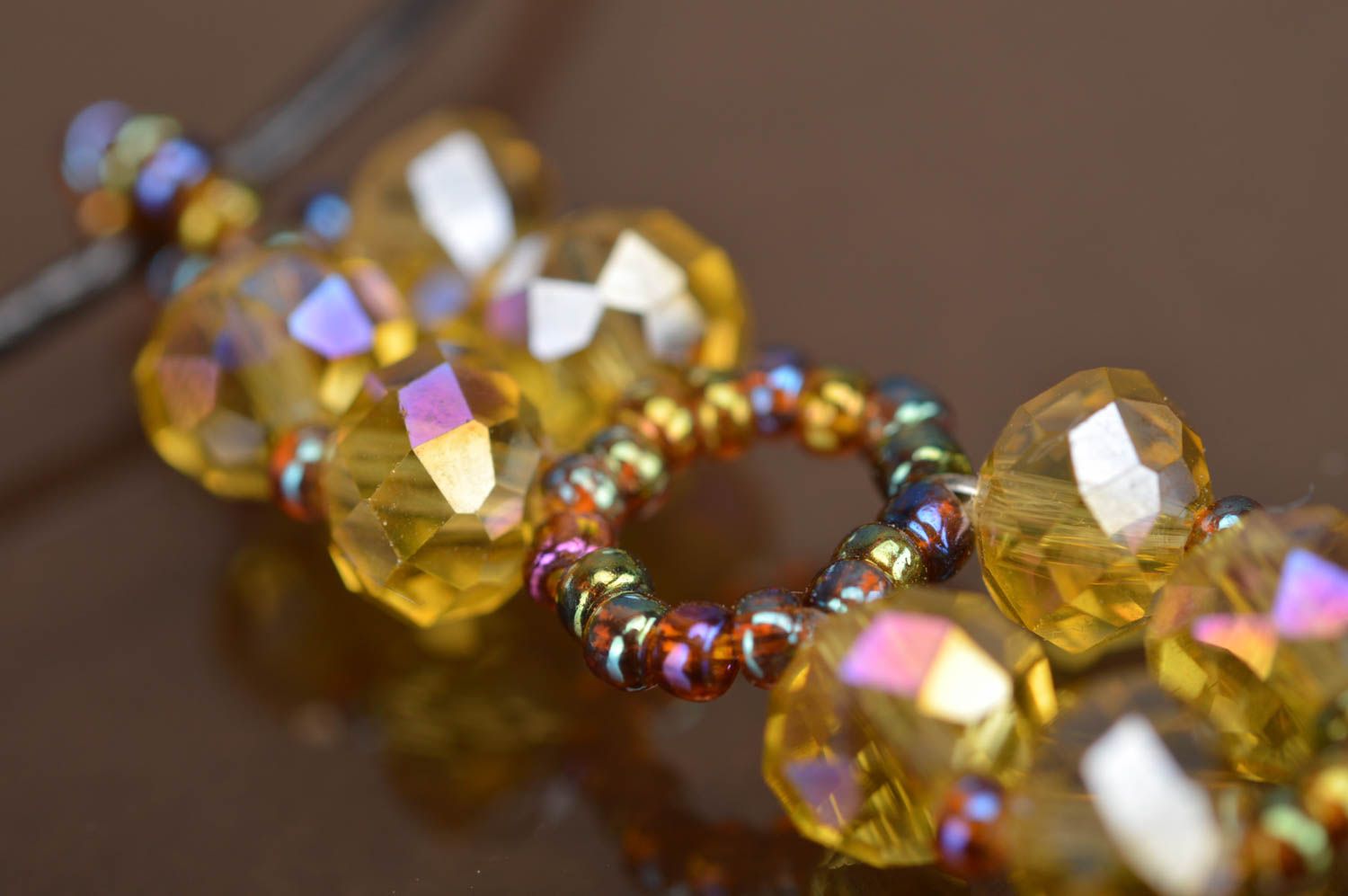 Petit pendentif en perles de rocaille jaune fait main avec cordon pour femme photo 4